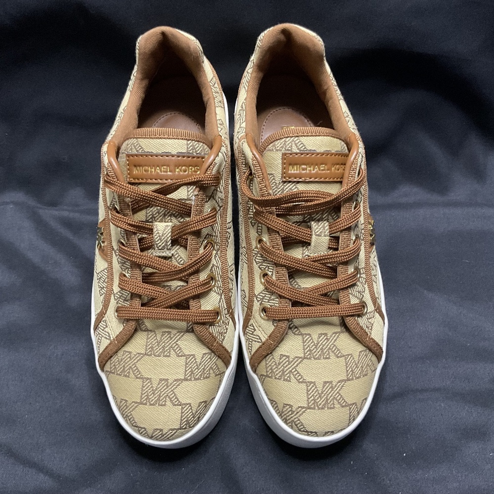 NWOT Michael kors sneakers